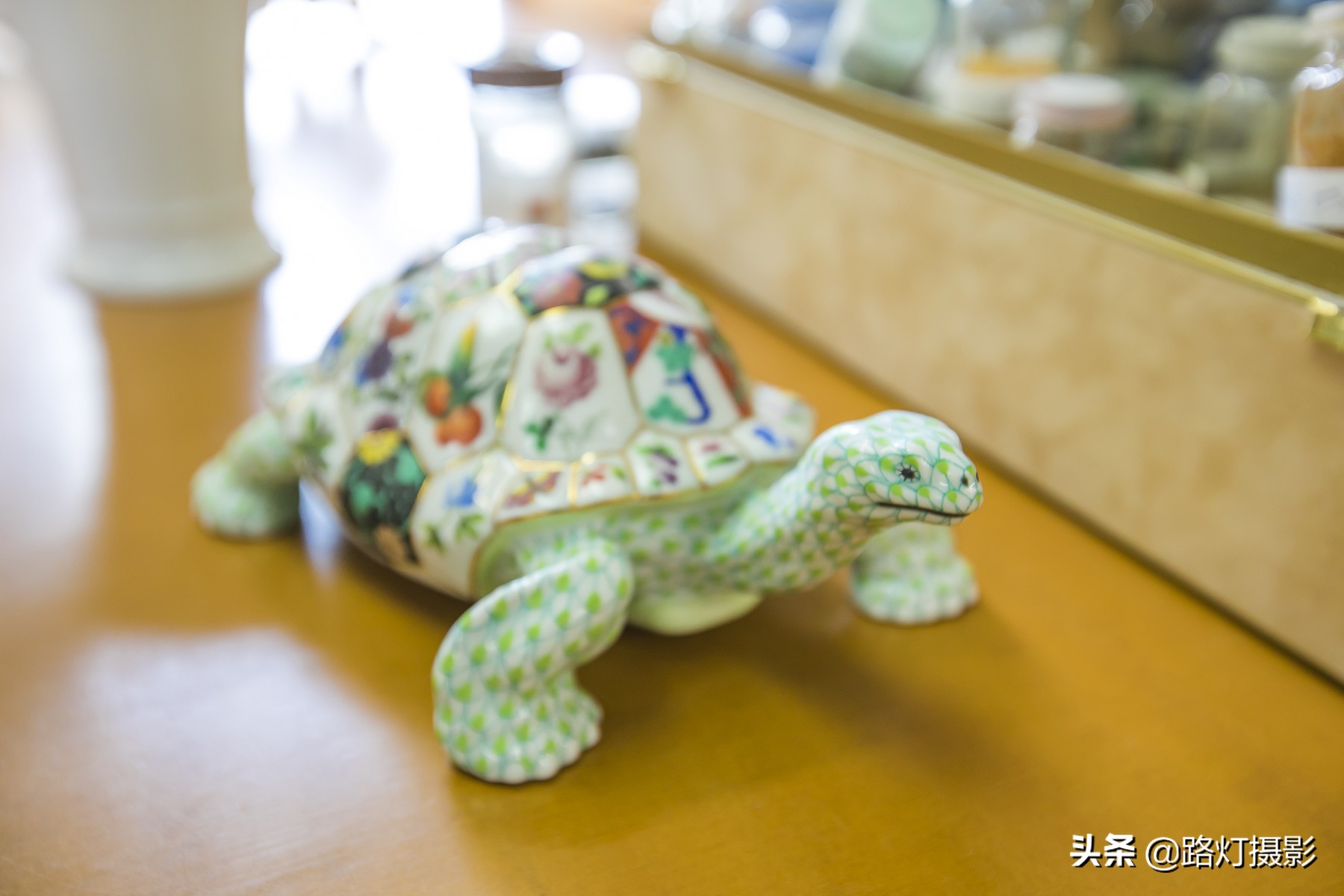 和赫伦齐名的匈牙利瓷器,匈牙利赫伦女王纪念瓷器精品欣赏