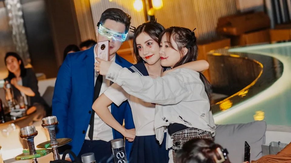 宝安最高楼酒吧,深圳平安大厦118层酒吧