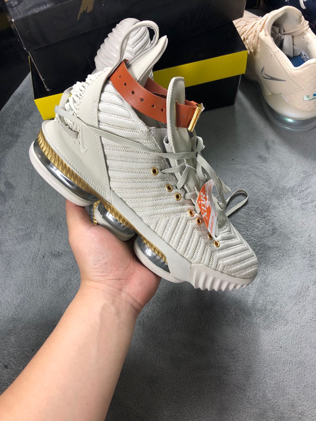 nikelebron16鸳鸯配色,nikelebron16low紫色测评