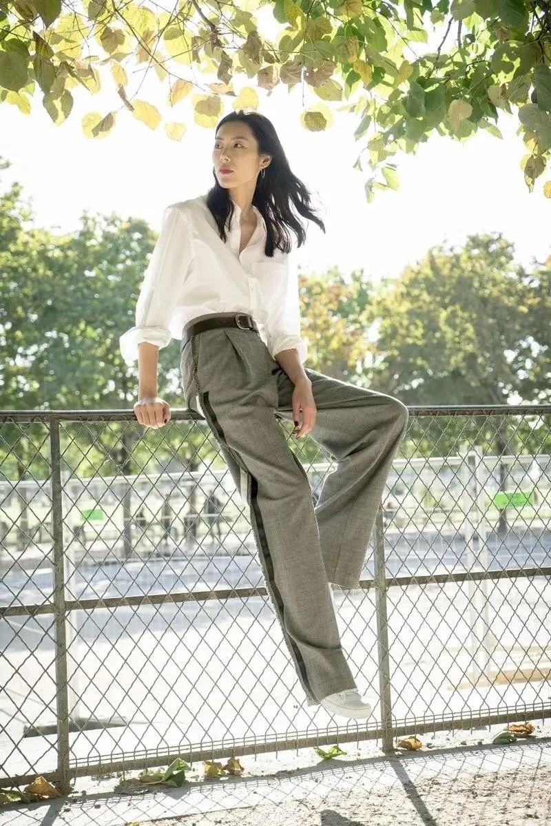 所有女生！帮你扒了10位女明星的*服私**，520照着穿就对啦