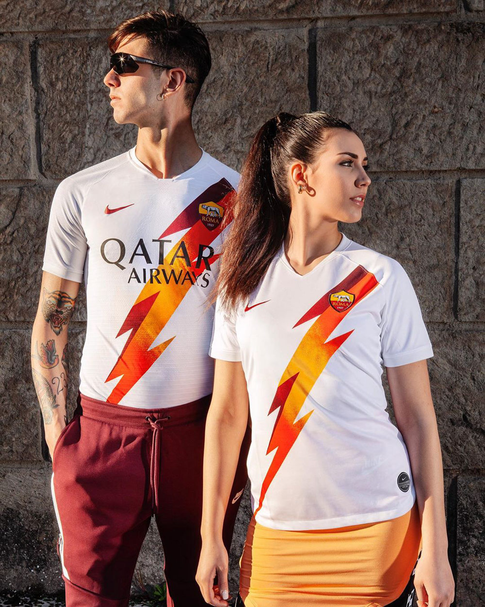 拜仁绿色球衣搭配,拜仁白金色客场球衣