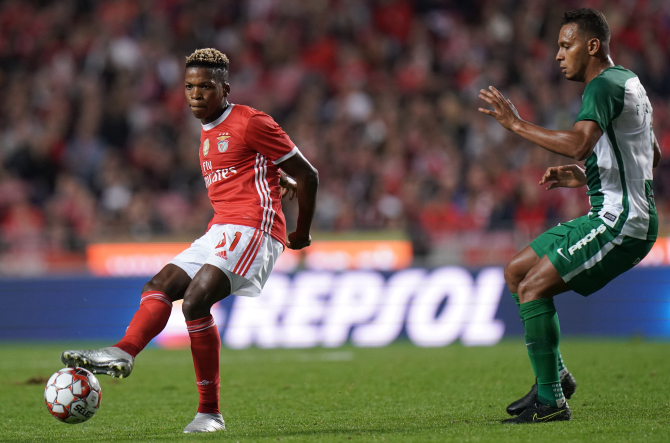 曼联本赛季转会费,曼联转会2019年薪