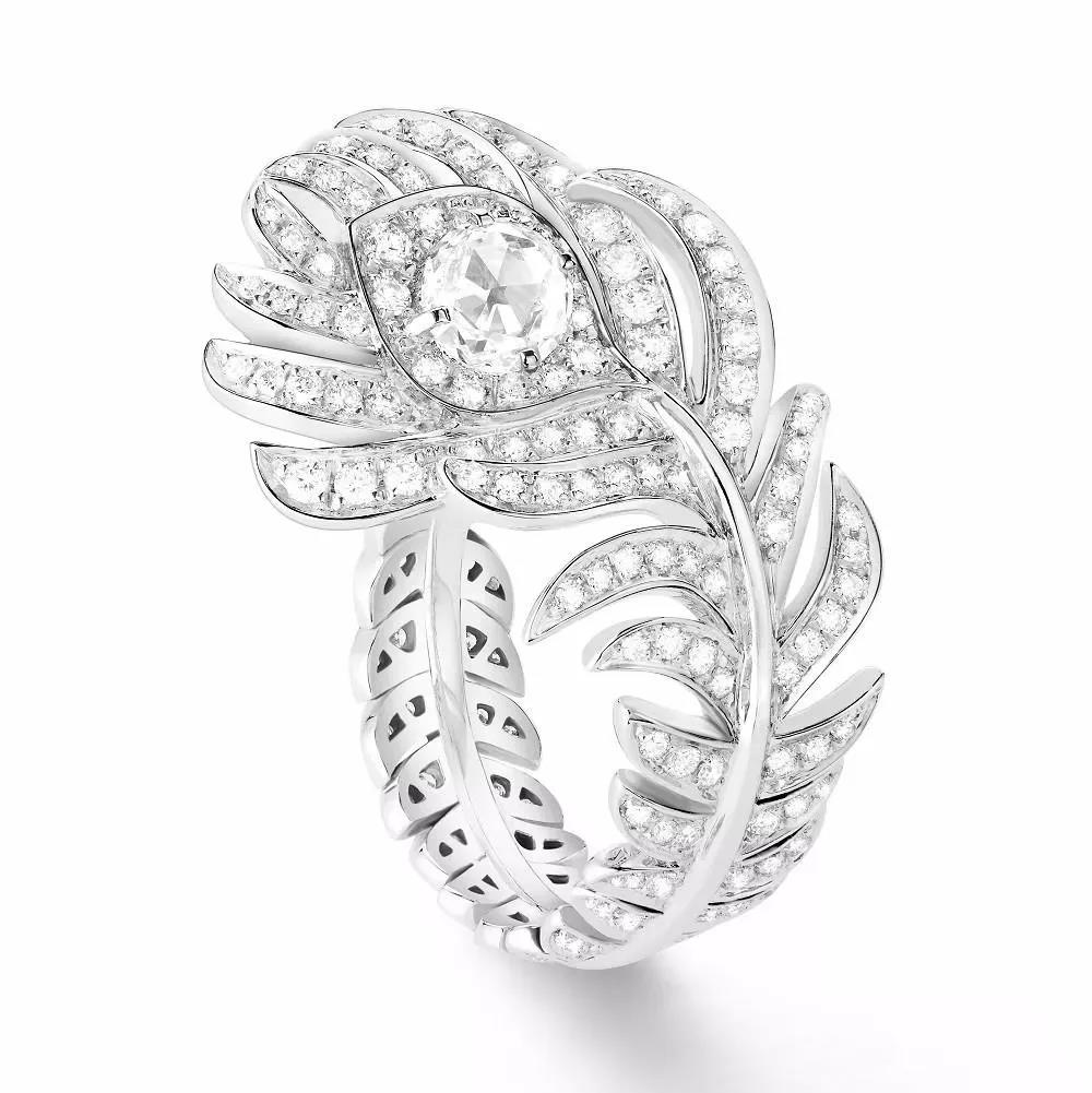 对付女人,没有一件珠宝解决不了的!