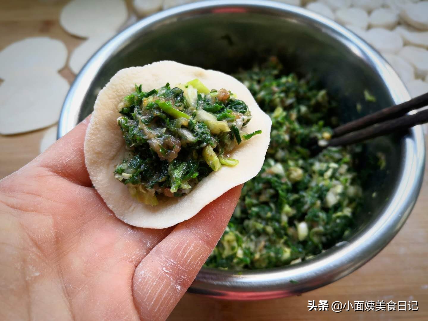 荠荠菜调饺子馅容易干怎么办?加入一些它,细嫩爽口,味道翻几倍