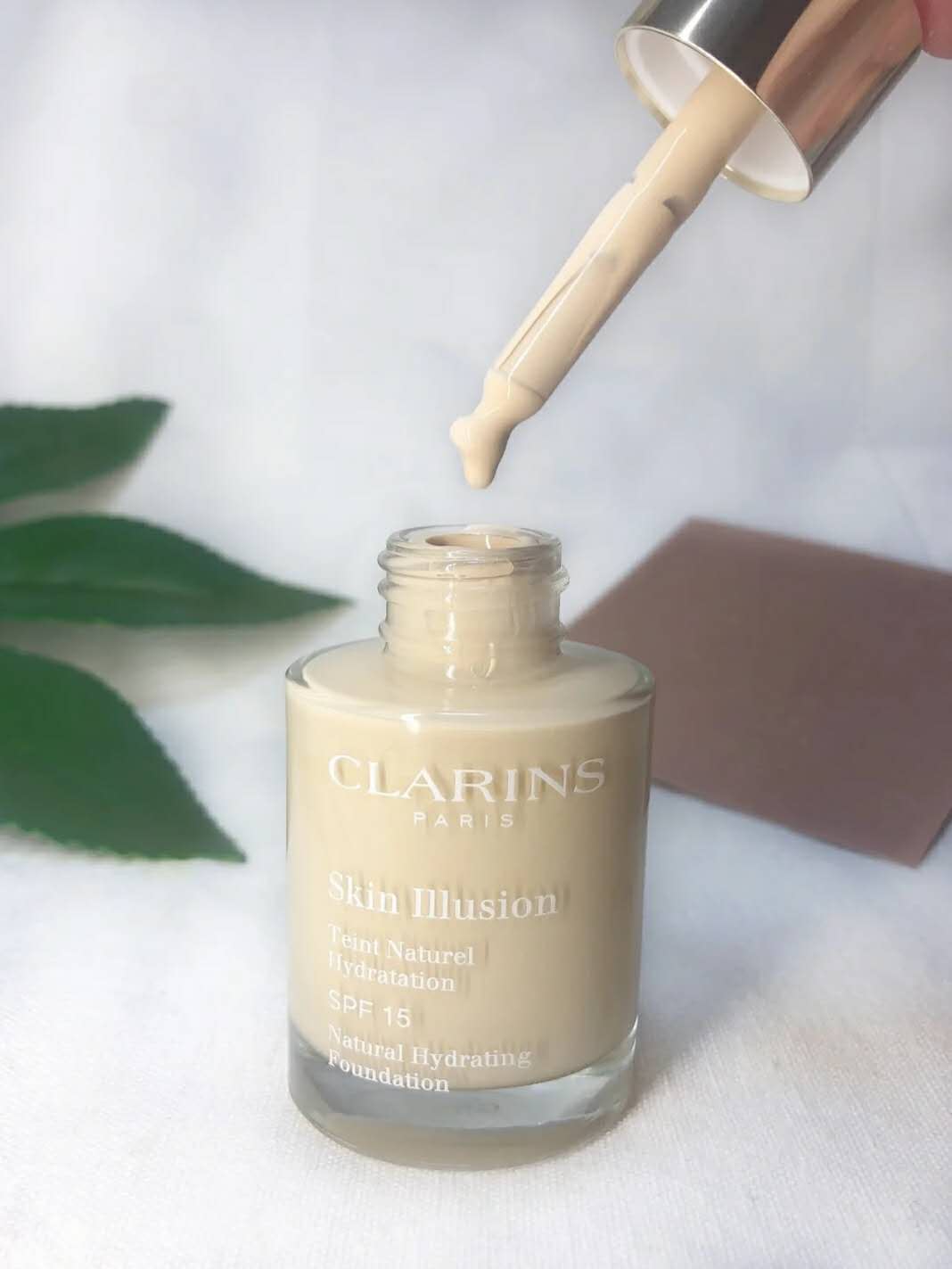 推荐几款皮肤白使用的粉底液,推荐四款适合秋冬的粉底液