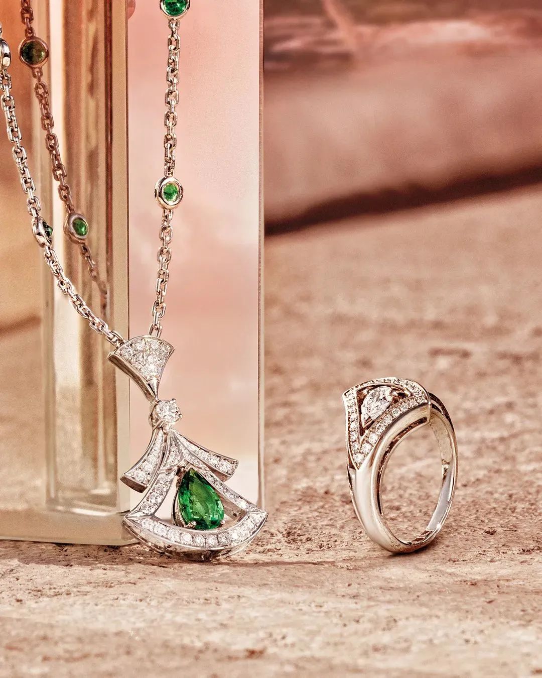 大牌珠宝祖母绿经典,祖母绿经典珠宝