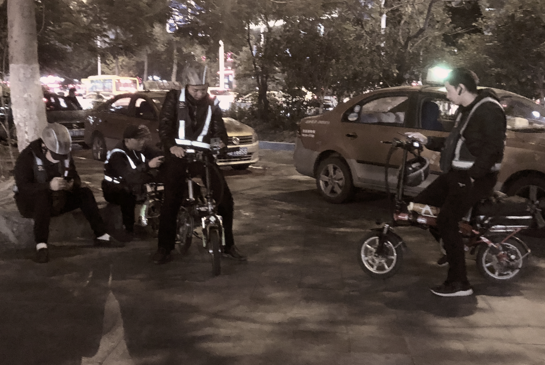 莆田的“午夜骑士”，开遍各种车型，听过很多劲爆八卦