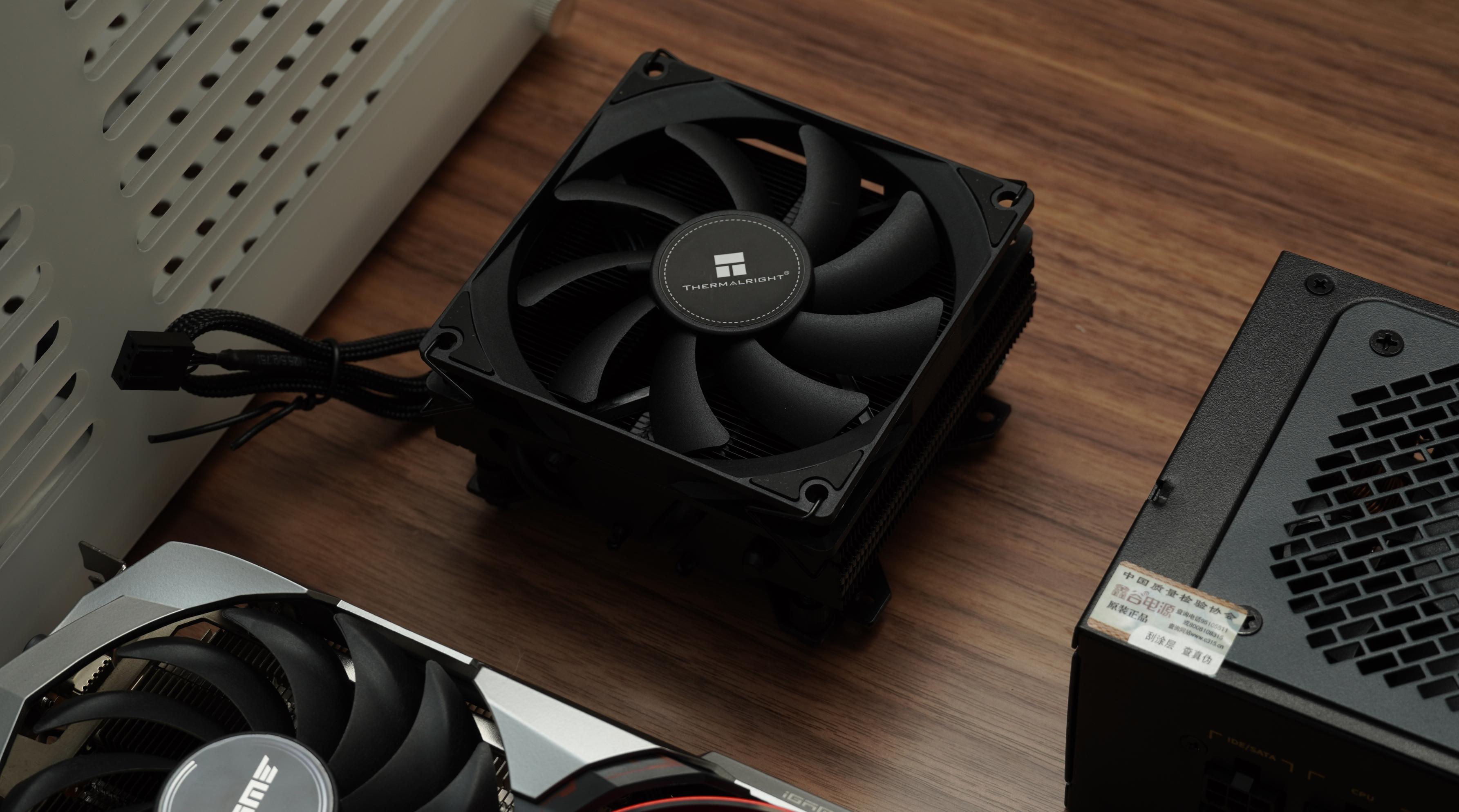 能手提个行李箱再带个相机包吗,能手提上飞机的行李箱