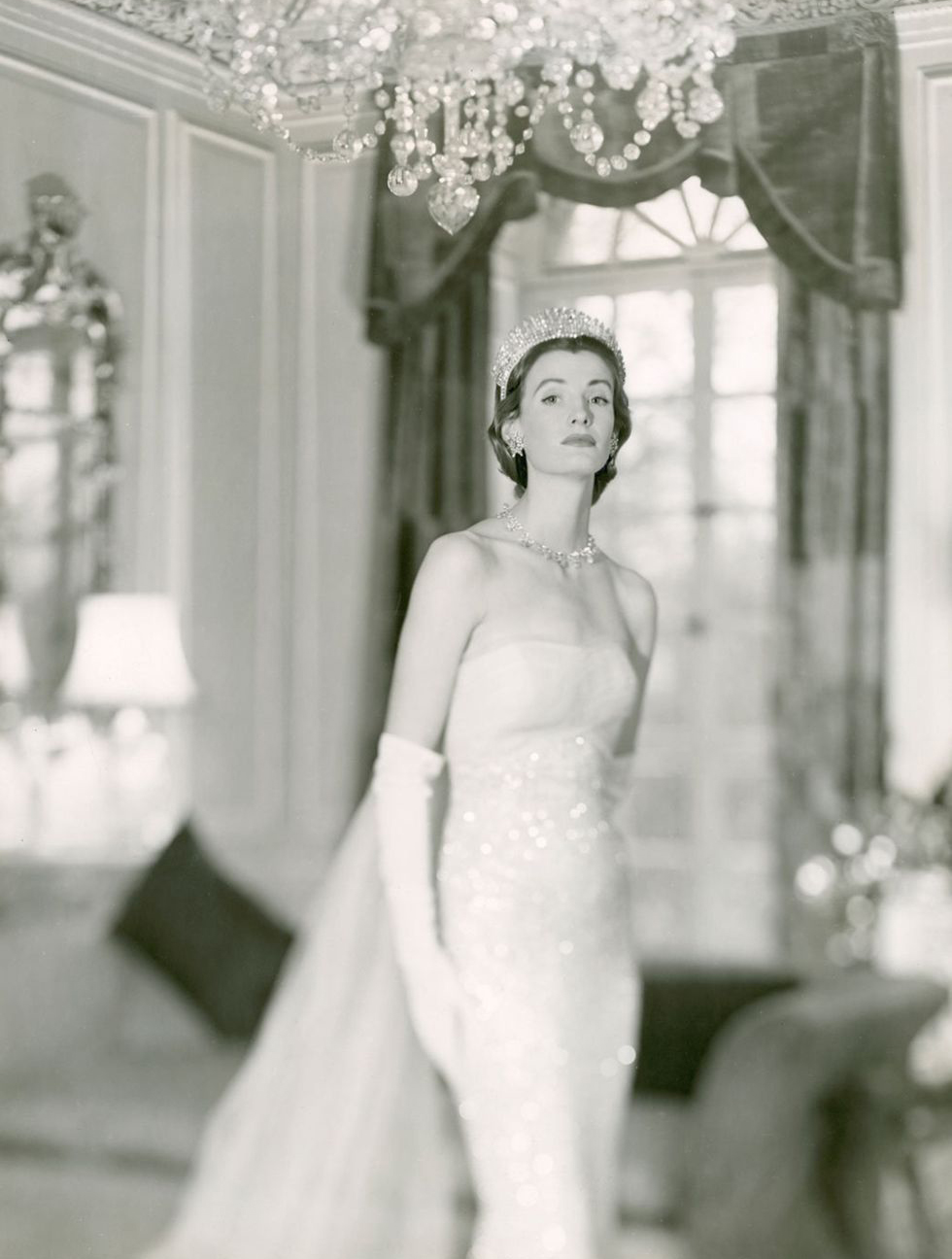 英女王高贵优雅的一生,英女王高贵气质的视频