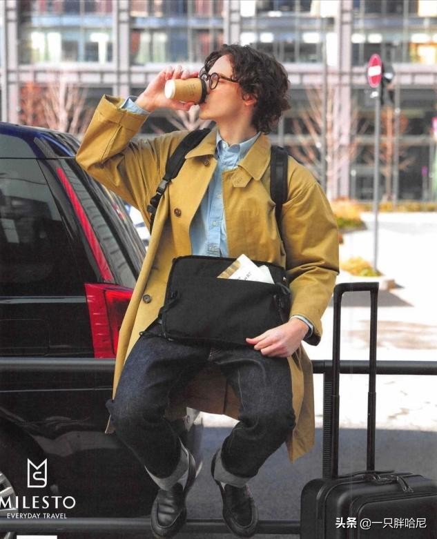 大衣配阔腿裤怎样搭配鞋子和袜子,冬浅咖色阔腿裤怎么搭配鞋子好看