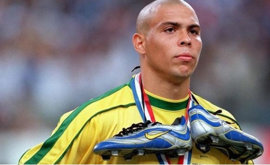 足坛最有天赋的十大球星,足坛70后4大中锋