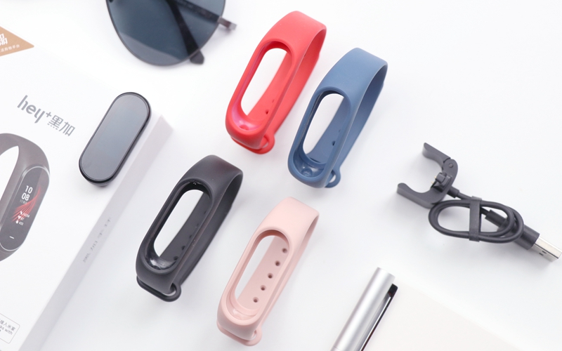 小米手环3的强劲对手，黑加手环彩屏+NFC，给我视觉享受
