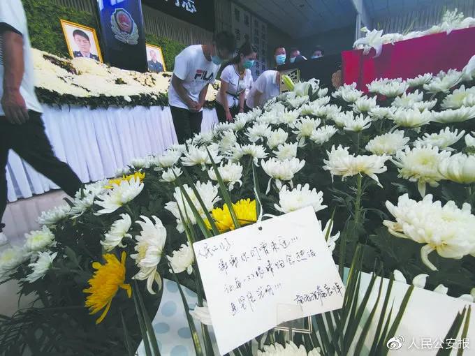 他们直面尖刀，为战友留出“生命空间”