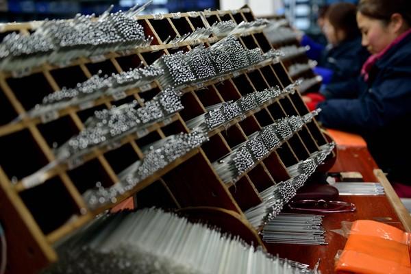 真是隔行如隔山,水银体温计生产过程原来如此,为啥现在很少见了