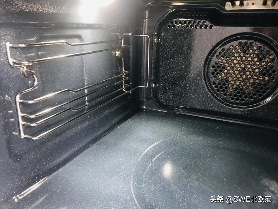 嵌入式蒸烤箱厨房效果图,厨房哪种蒸烤箱实用点最好