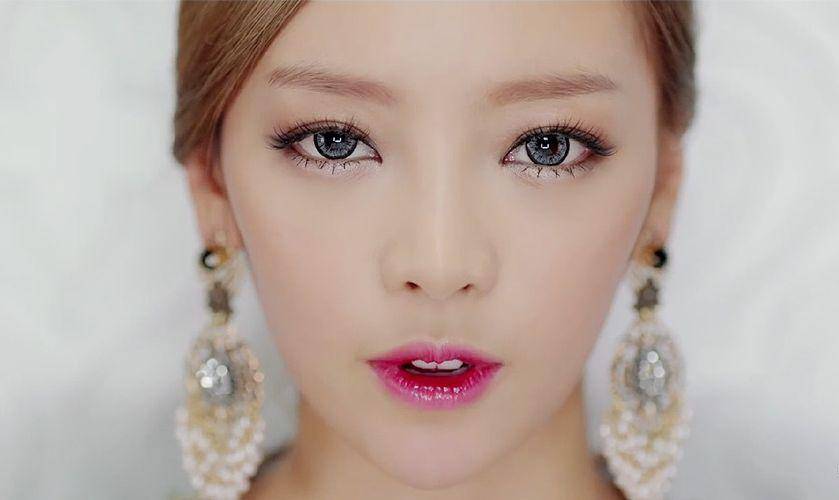 具荷拉因不堪恶言攻击企图自杀未遂，现已脱离生命线仍未恢复意识