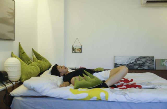 七千万人孤寡独居：有人加入送医收尸互助小组，打卡确认彼此活着