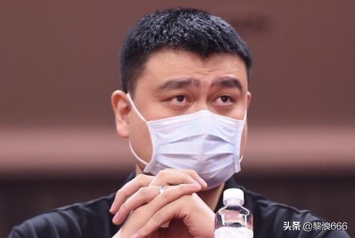 杜锋很少批评易建联,广东易建联犯规杜锋的反应