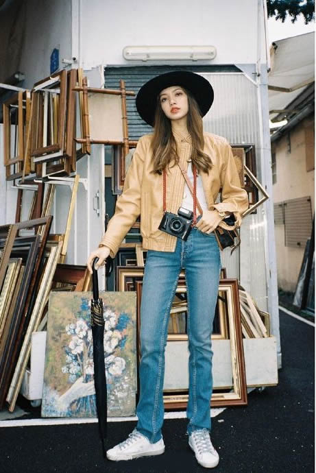 lisa穿牛仔裤泰国,lisa泰国牛仔套装造型图片