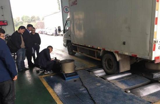 汽车年检很烦么,汽车年检担心尾气不达标