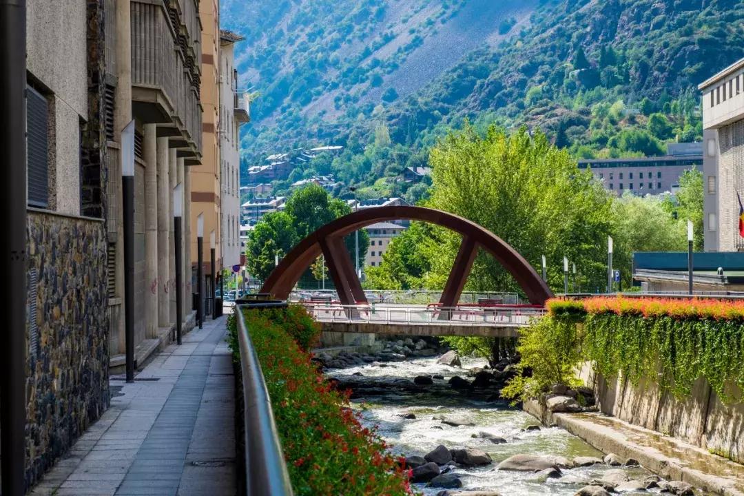 为什么微信很多人来自安道尔,微信定位安道尔