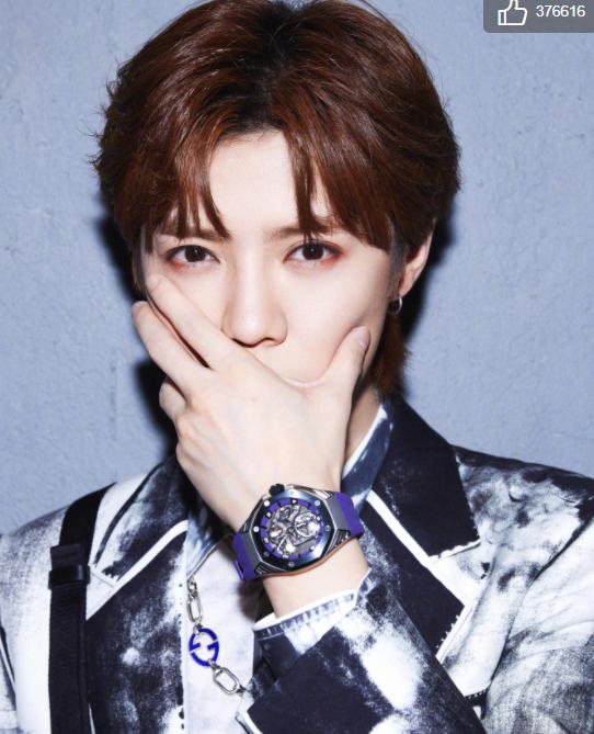 鹿晗微博瘫痪事件,鹿晗导致微博崩溃