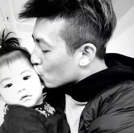 像陈冠希的孩子,像陈冠希的网红小孩