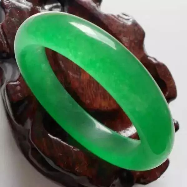 怎么能知道是不是真正的和田玉,怎么知道是不是真的和田玉