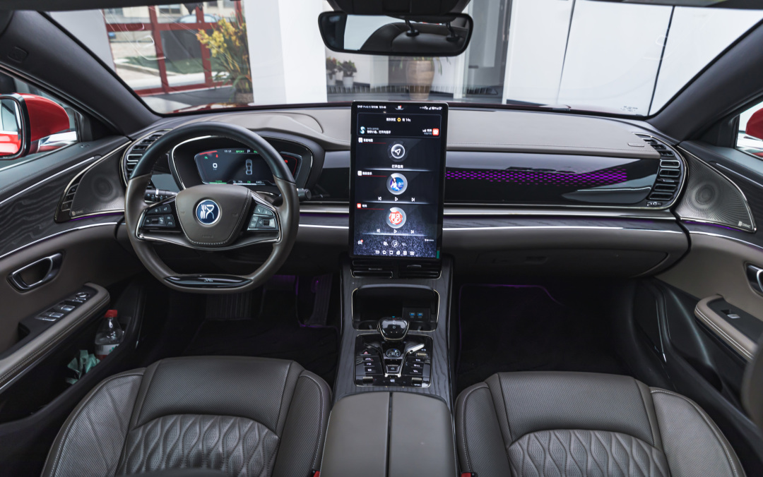 从国车到国民车的蜕变红旗,转变国产汽车印象的优秀车