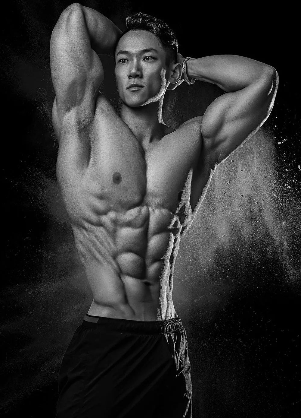 从白斩鸡到8块腹肌金刚身,从八块腹肌到一块肥肉