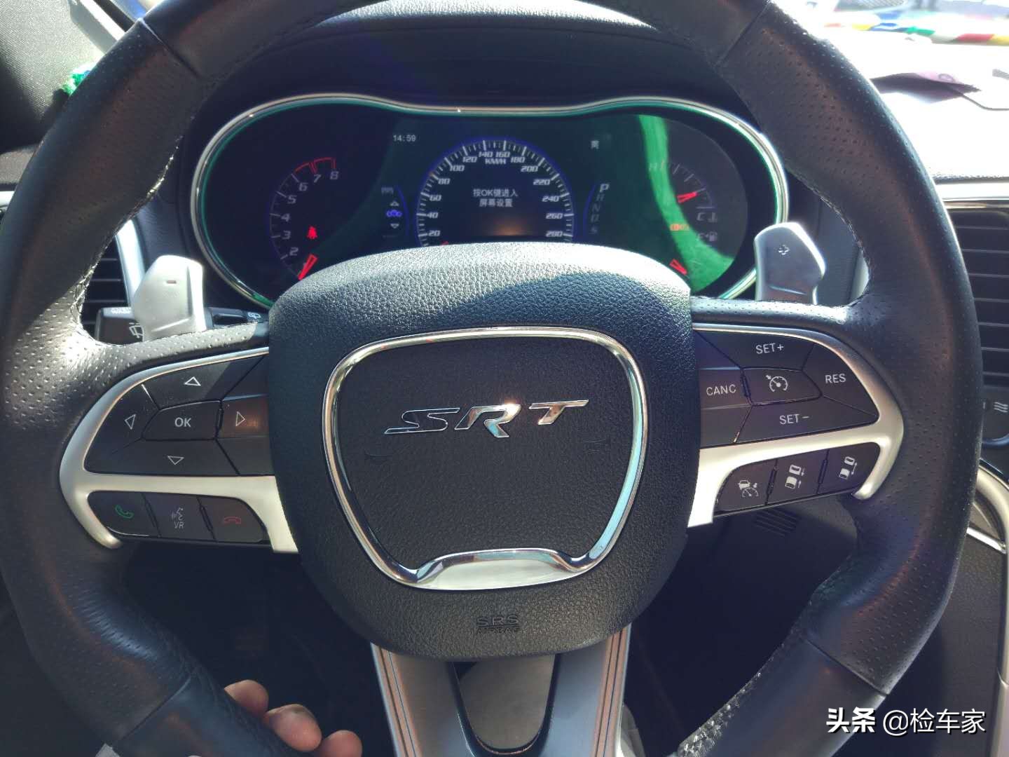 2万公里贬值80多万，45万买辆V8+6.4L的JEEP大切诺基SRT还值吗？