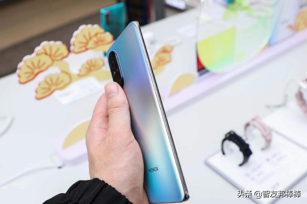 荣耀v40轻奢无服务,荣耀v40购机活动