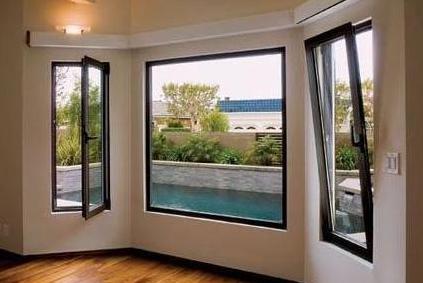 家里窗户怎么打扫,家里的窗轨怎么清洗