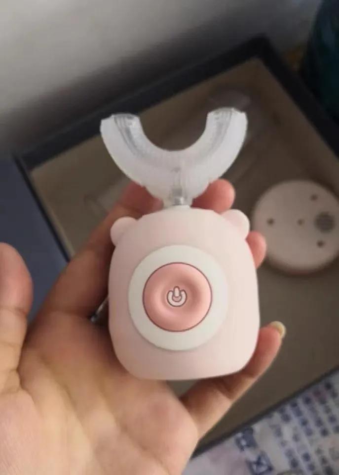 最近风很大的儿童U型牙刷，我劝你直接退出母婴产品界吧