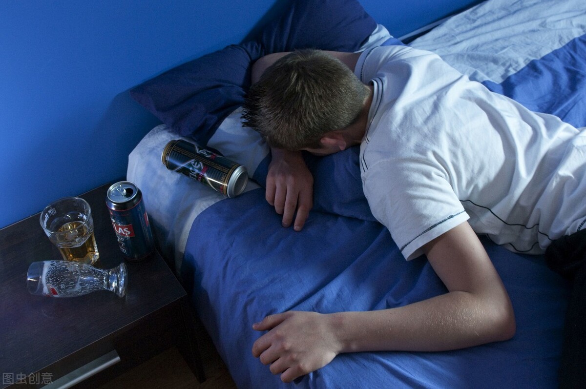 喝酒后心跳加速是怎么回事？酒后的这些表现或是猝死征兆，别大意