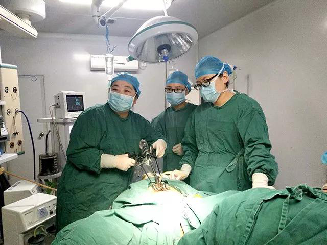 腹腔镜子宫切除新技术简介,单孔腹腔镜下全子宫切除