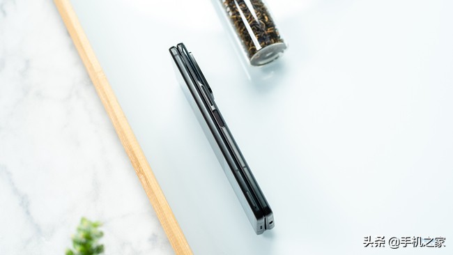 三星折叠屏zflip2值得买吗,三星折叠屏手机GalaxyZFold3