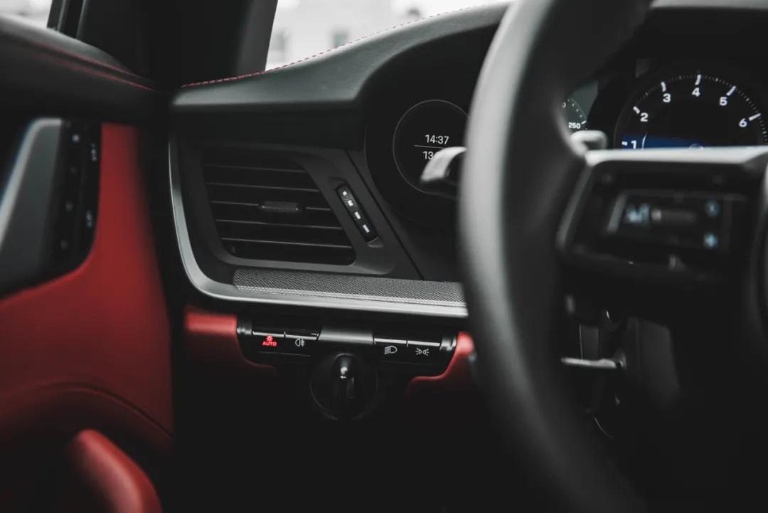 开911敞篷车上街是什么感受,北京适合开911敞篷吗