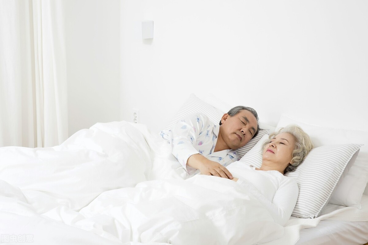 老年人头疼天天洗头发有啥危害,老人洗头后就头疼什么原因