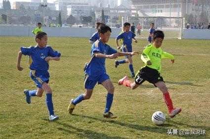 踢足球怎么进入职业队,踢足球容易长不高吗