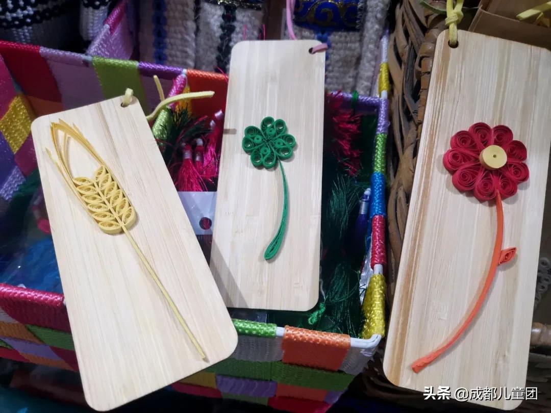 在成都这些小众的杂货铺里，藏着女娃娃最乖的头花