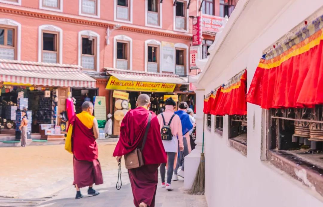 *局骗**和微笑，3000元带你体验双面尼泊尔