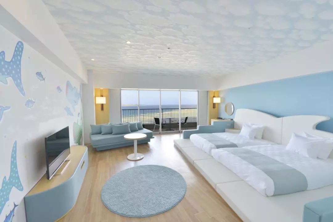 出走冲绳|有一种海水的蓝，叫做果冻蓝