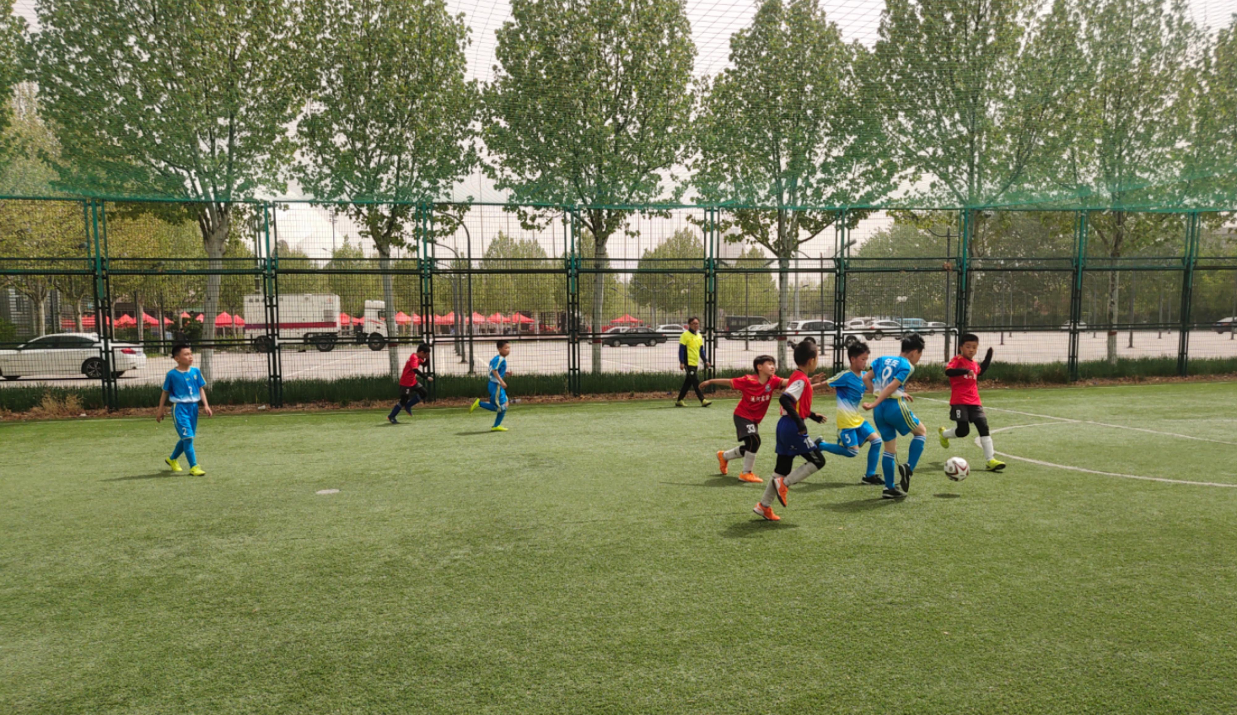 小学校园足球活动简报,任丘市第六实验小学足球