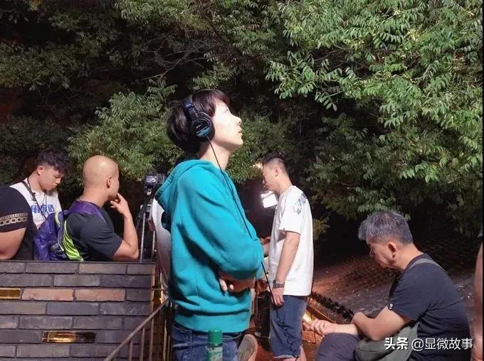 社恐网恋、行为艺术单亲妈妈、女飞行机长,我们在探探寻找爱情