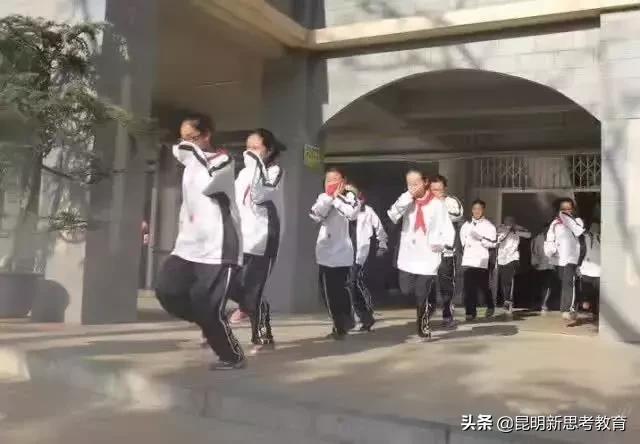 昆明各学校校服,昆明淡紫色校服的学校有哪些