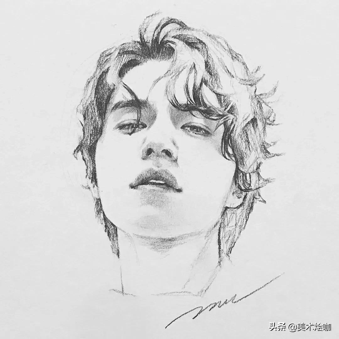 他笔下的极简山水禅意十足,他画的风景素描每笔都是细节