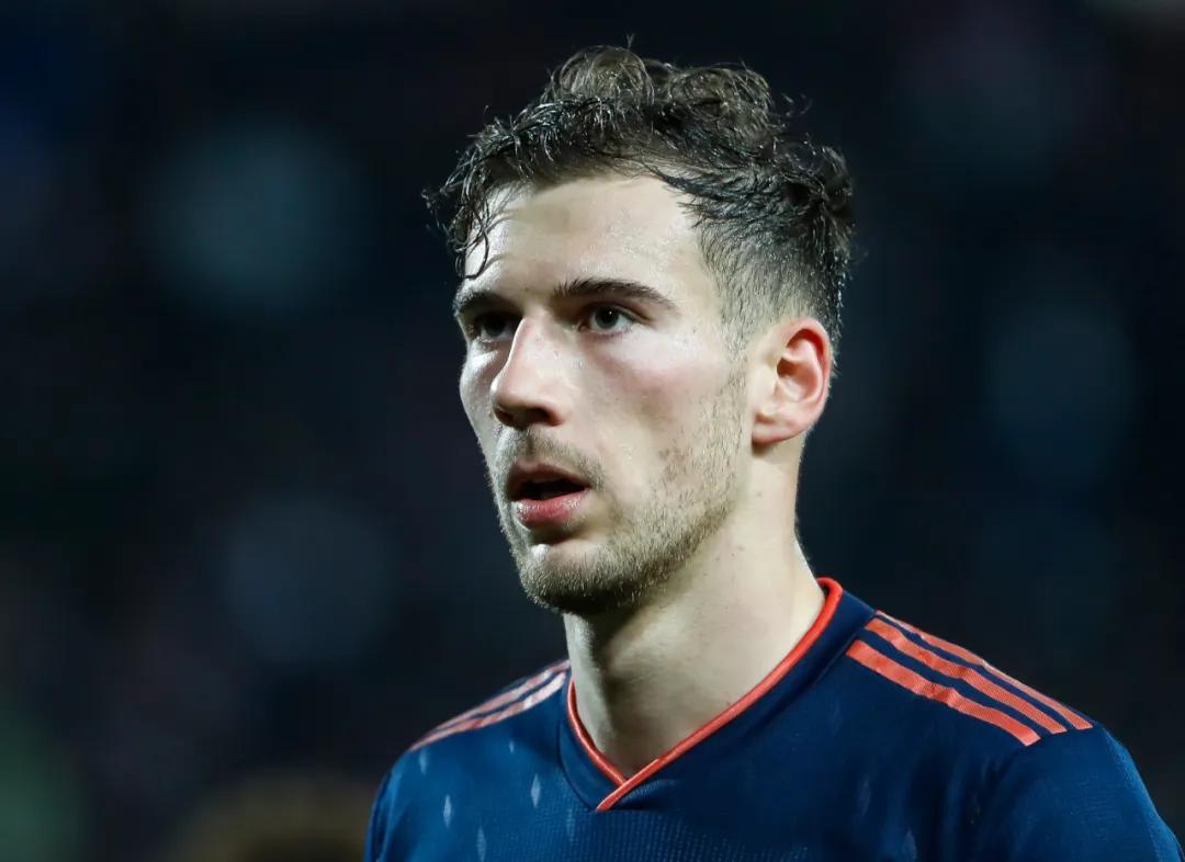 格雷茨卡可以踢中后卫吗,格雷茨卡值得换么