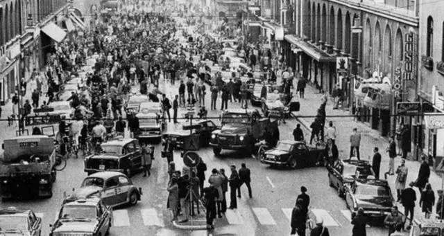 霍金站起来的照片,霍金站着