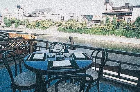 浜兘澶滄櫄绾冲噳,浜兘绾冲噳